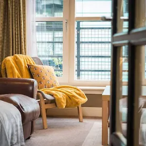 Apartment Royal Mile & Arthur's Seat Apt With Private Parking, Edinburgh