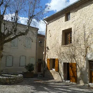  Hébergement de vacances Maison Dans Le Village France